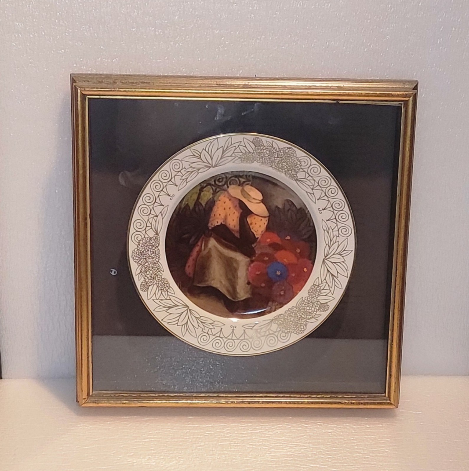 VINTAGE REAR CERTIFICATE OF AUTHENTICITY 10" PLATE OF MAMA IN A  16X16" FRAMED