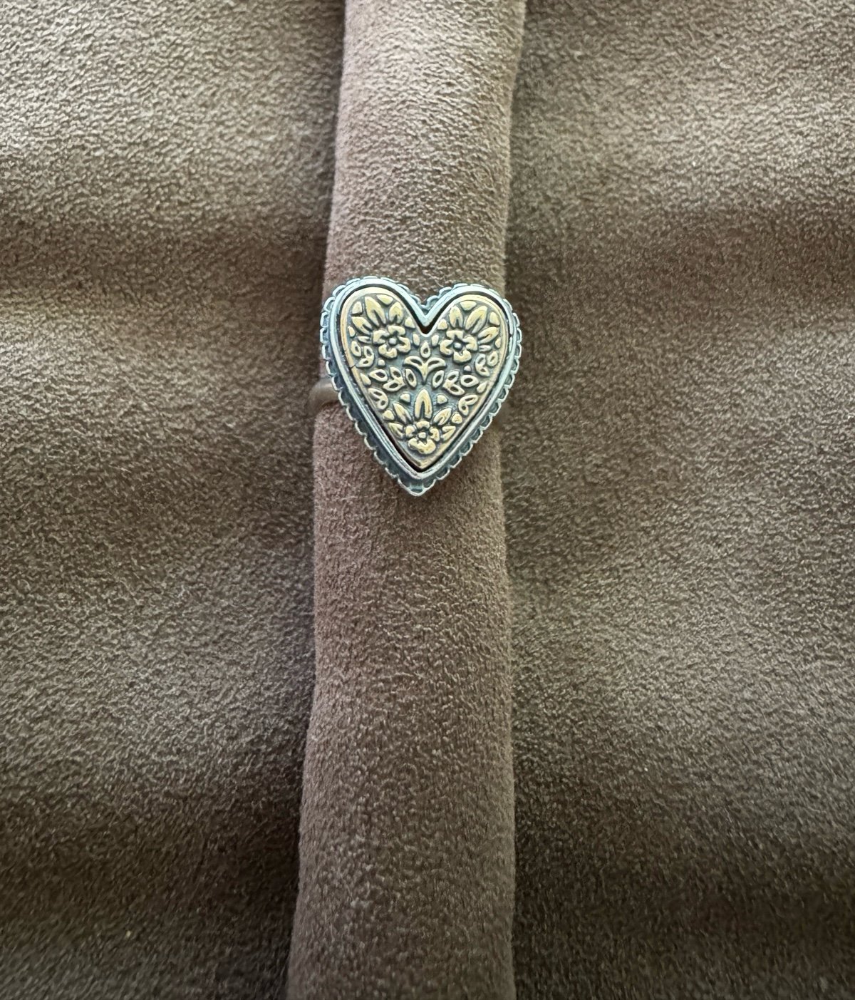 James Avery Retired Heirloom Heart Ring Size 6