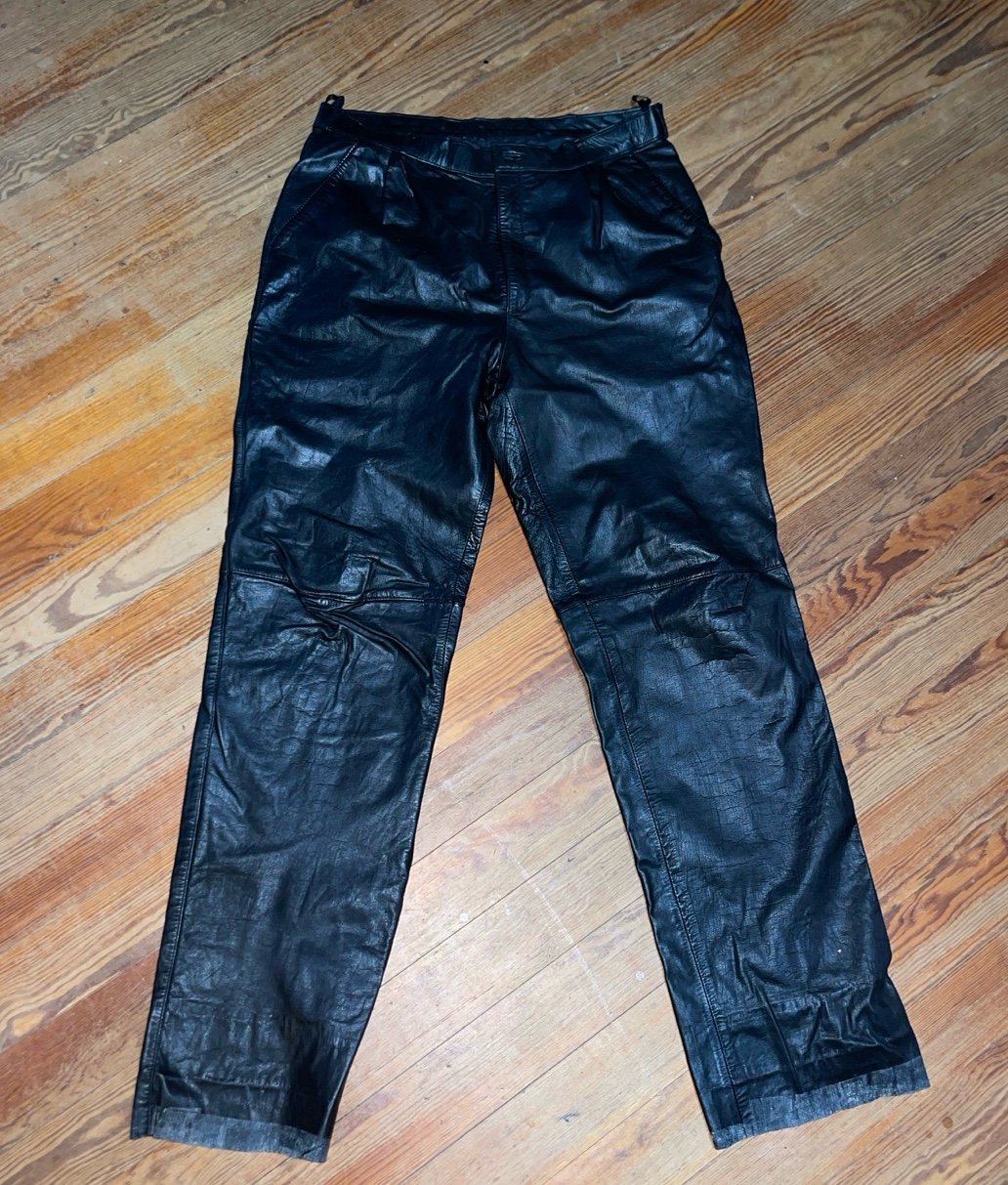 Gianni woman’s vintage genuine Leather pants size 36 black
