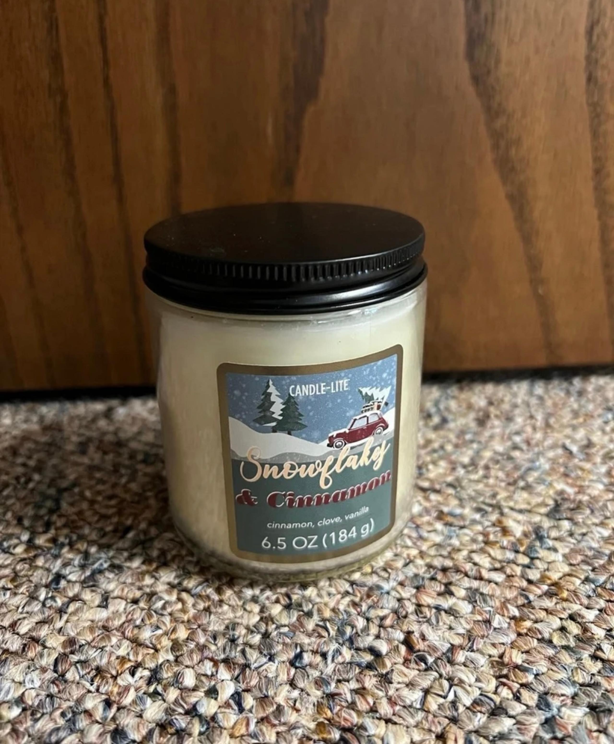 NEW Candle-Lite Snowflakes & Cinnamon Jar Candle with Screw On Lid-6.5 oz