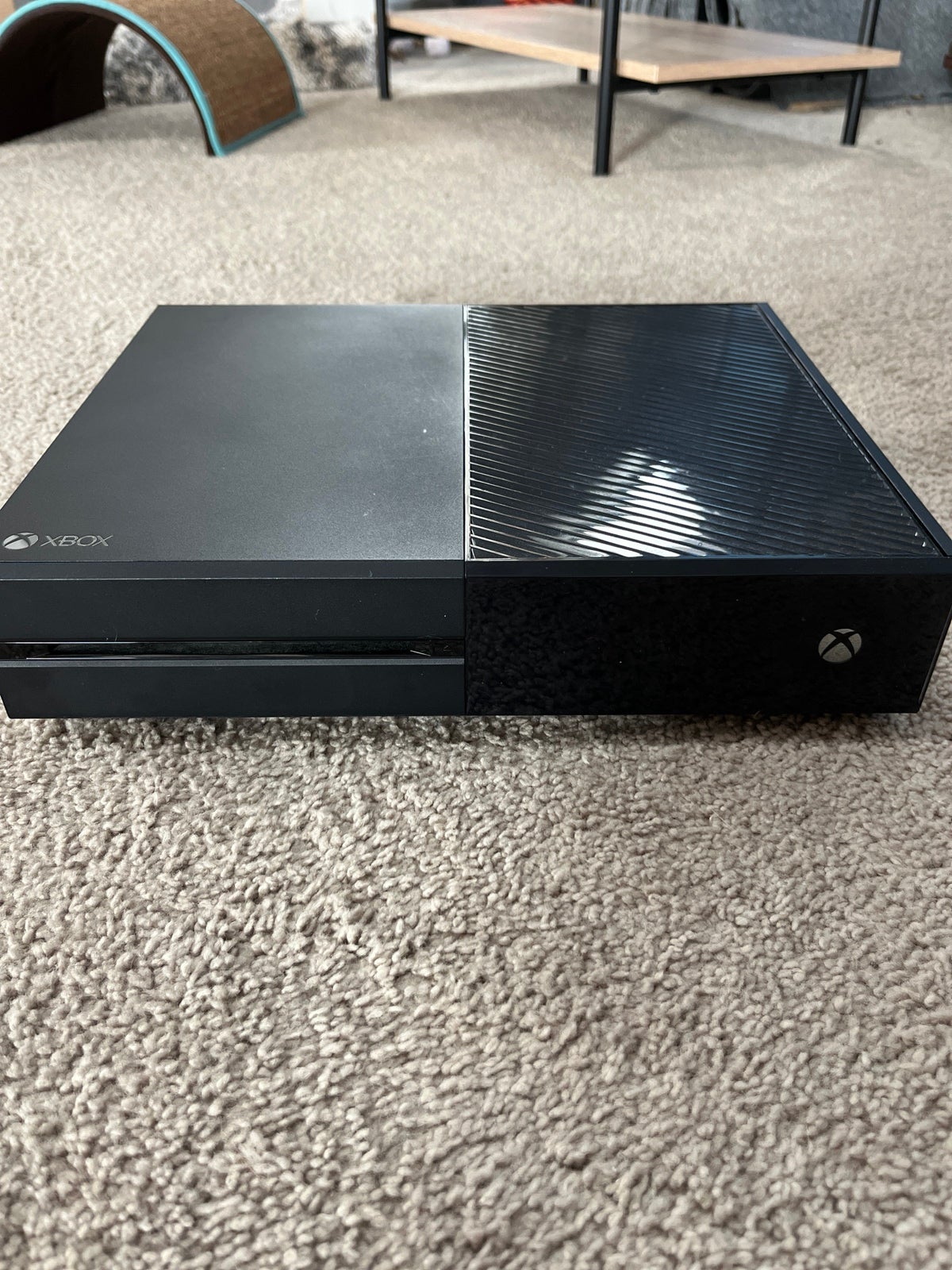 Xbox One + Wireless Controller
