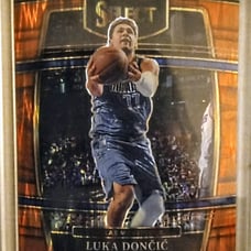 Luca Doncic 2021-22 Panini Select Concourse Level Orange Flash Prizm #12