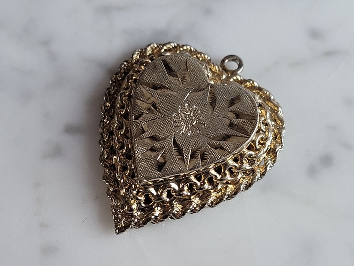 Womens Vintage Estate Gold Tone Sterling Silver Heart Pendant 7.7g E4671