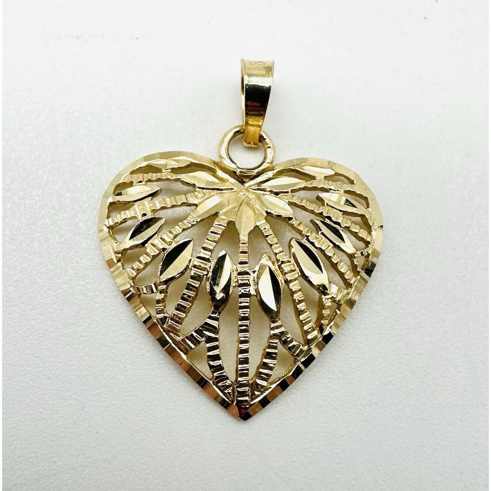 14k Gold Heart Pendant Charm Diamond Cut 1.35 Grams