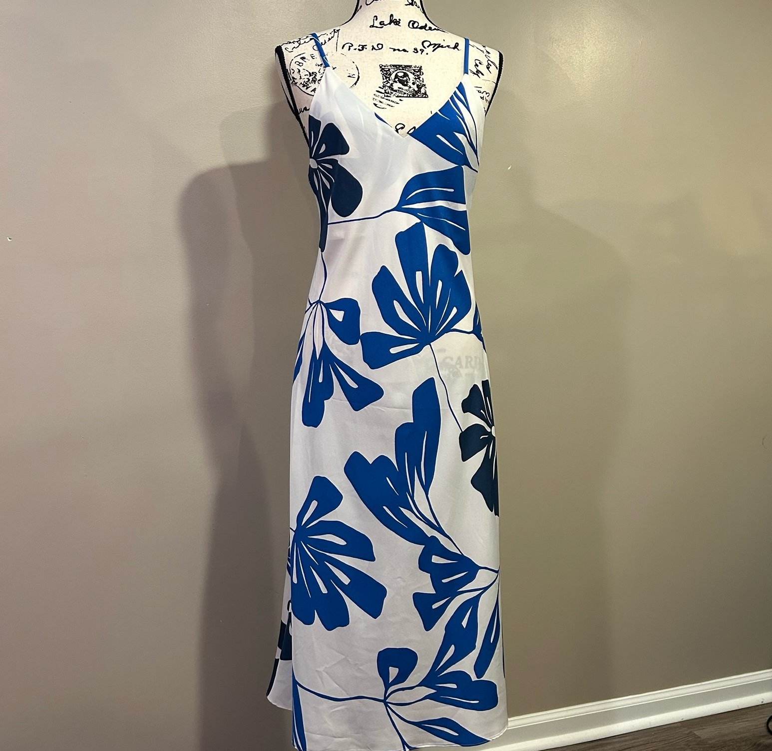 Natori Satin Palm Print Sleeveless V-Neck Robe