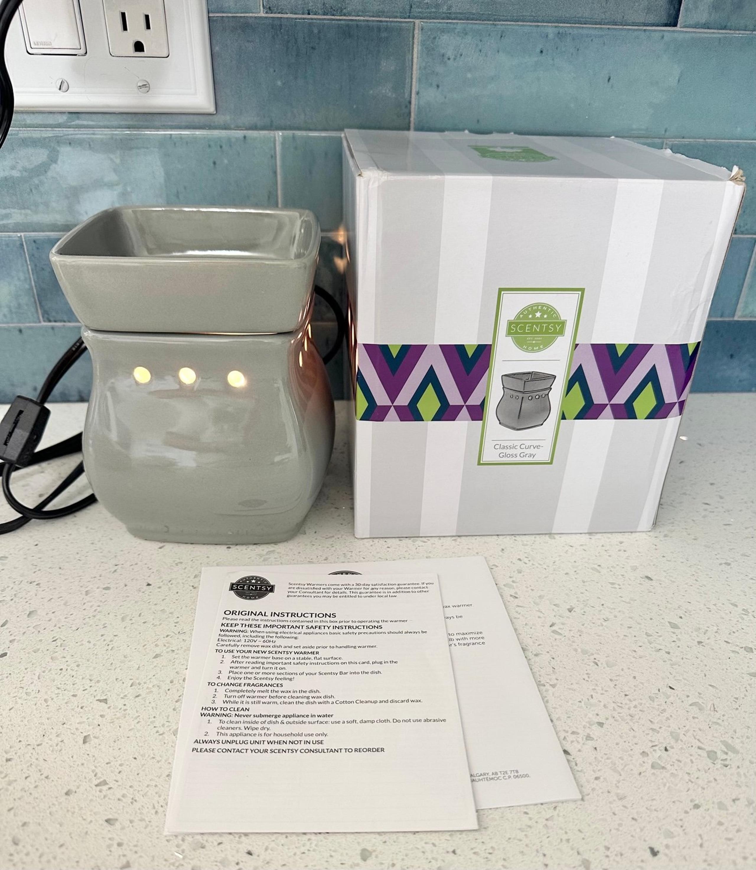 SCENTSY Classic Curve Gloss Gray Candle Wax Warmer BRAND NEW Retired Grey