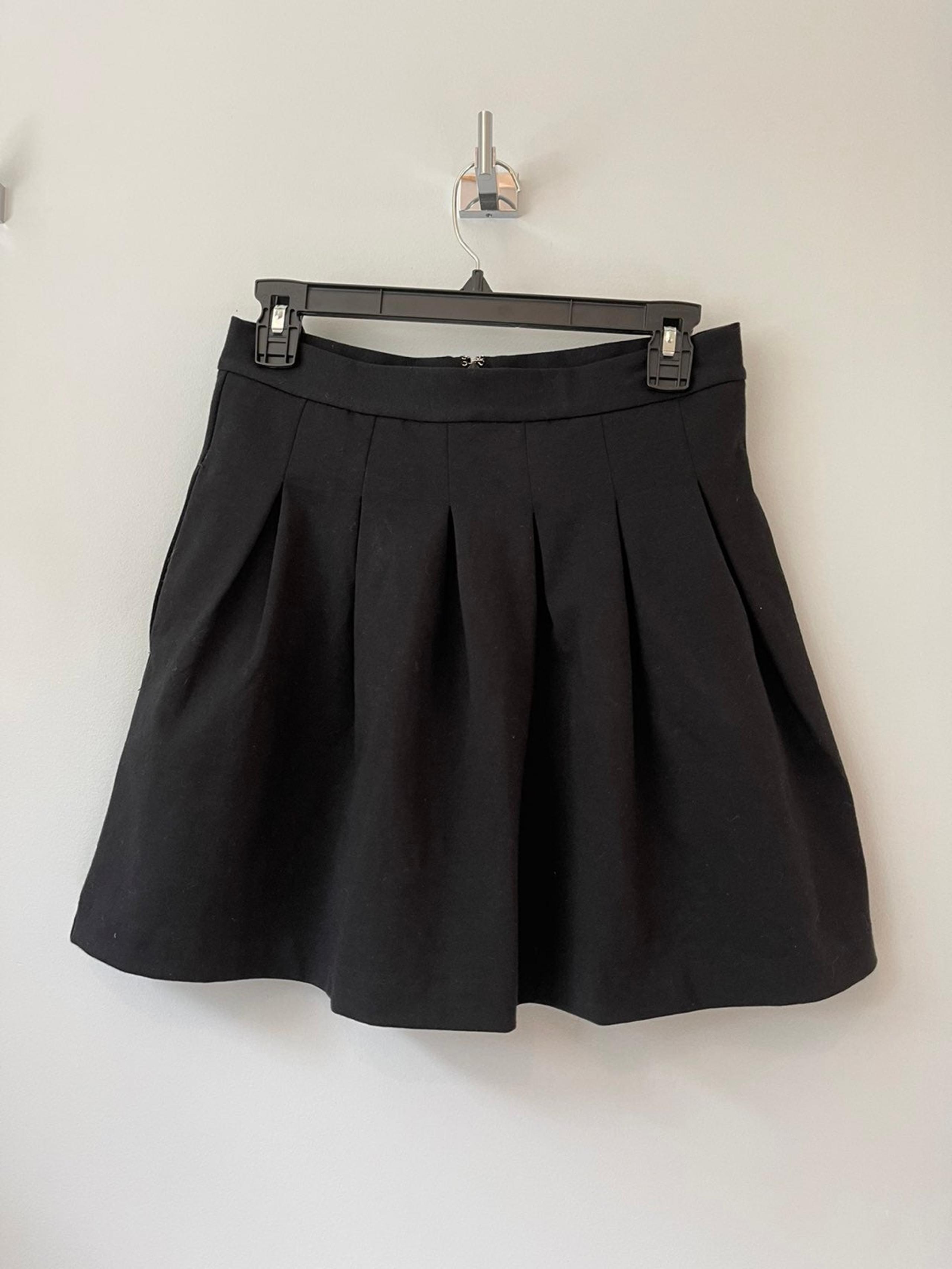 Gap Pleated Black Skirt