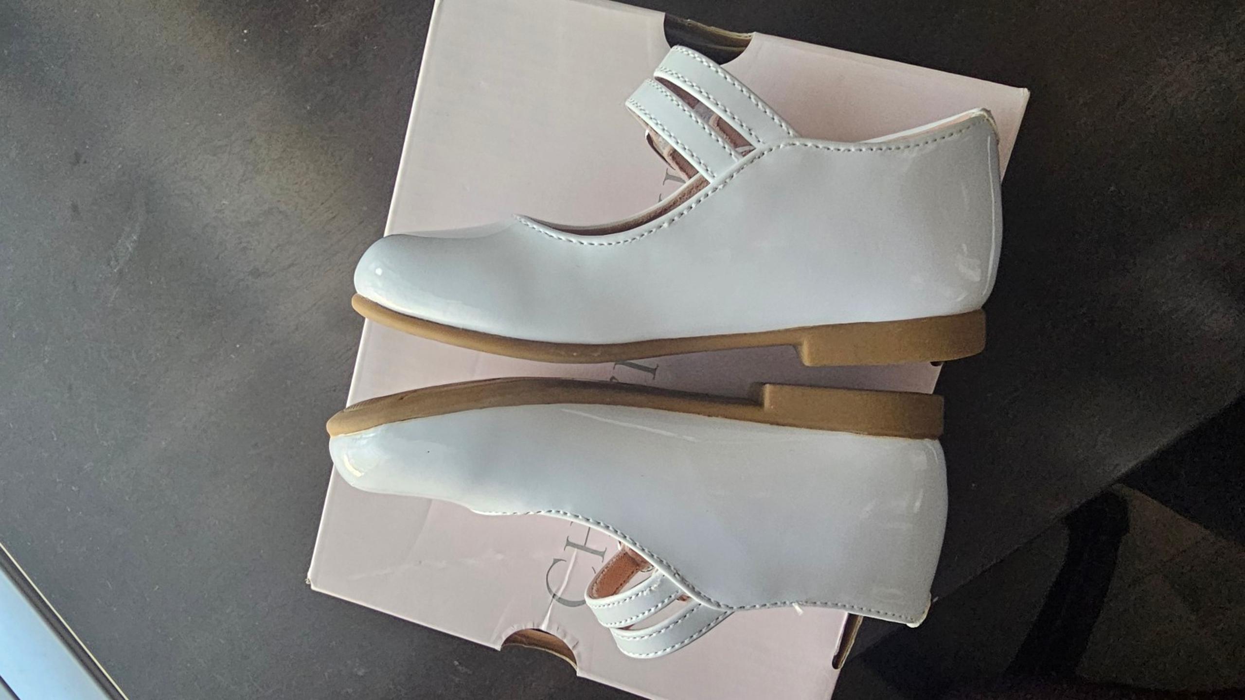 Toddler girls white shoes