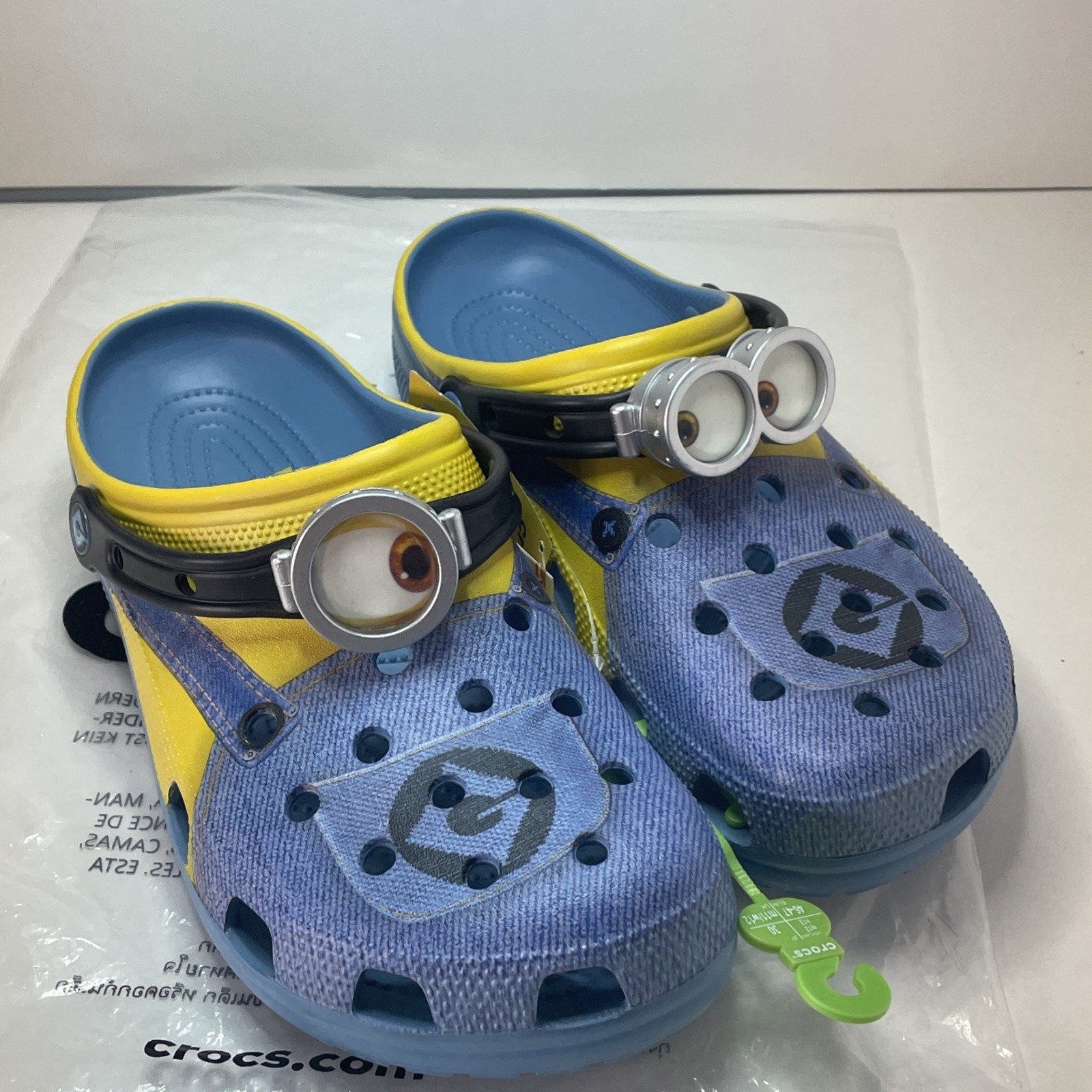 minion crocs