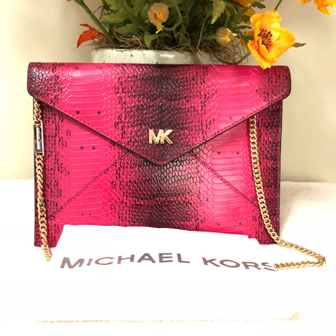 michael michael kors barbara medium envelope clutch