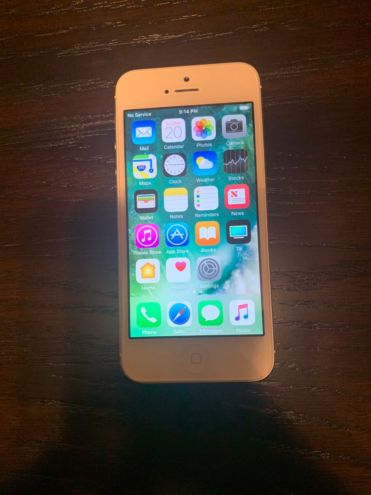 iPhone 5 White & Silver 16 GB T-Mobile