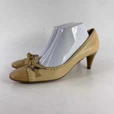 Salvatore Ferragamo women's Naturals Beige Stitch heel Shoes US 9.5 AA Bow Pumps