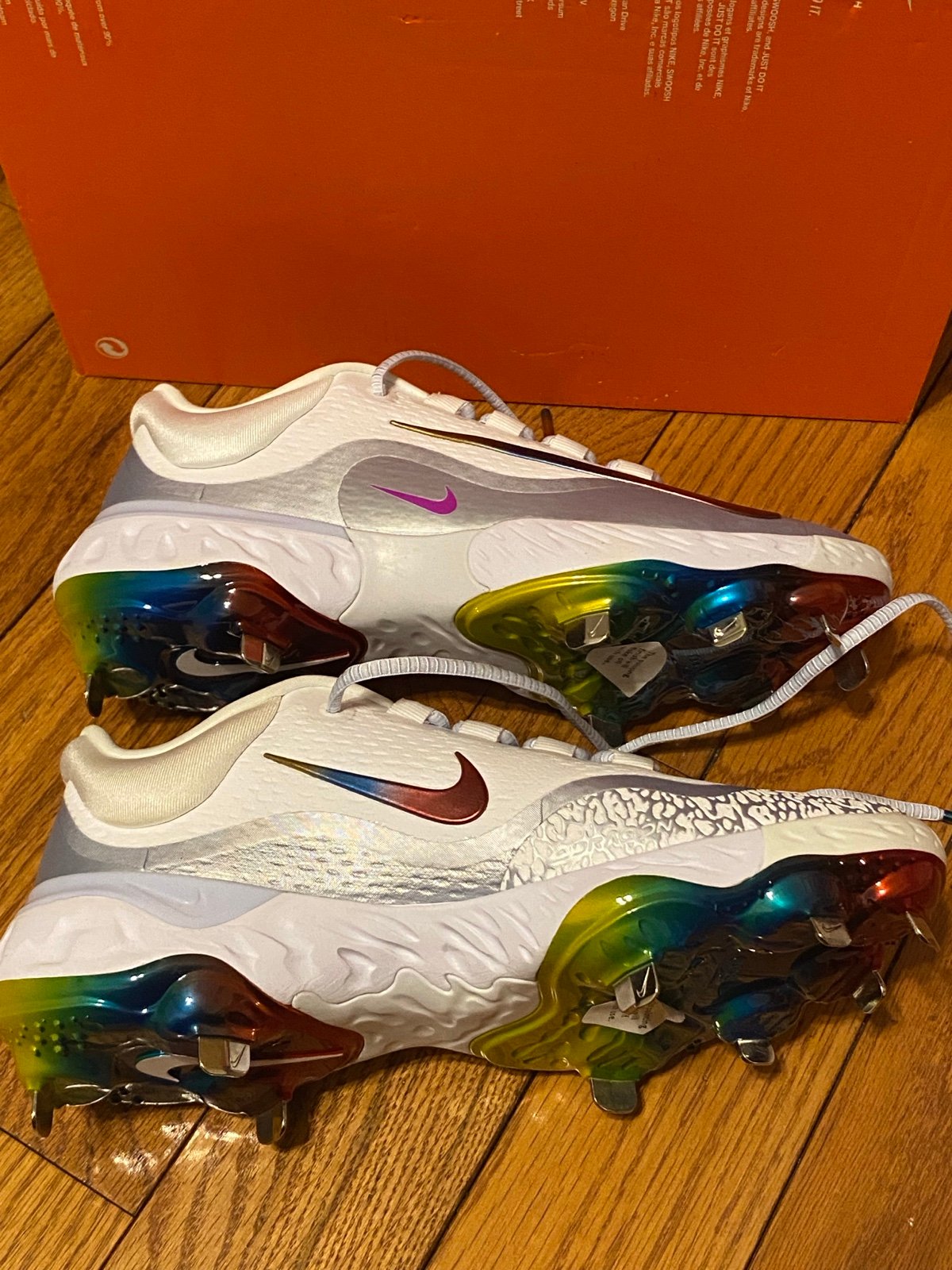 New NIB Nike Men's Alpha Huarache Elite 4 Metal Baseball Cleats Rainbow Size 7.5