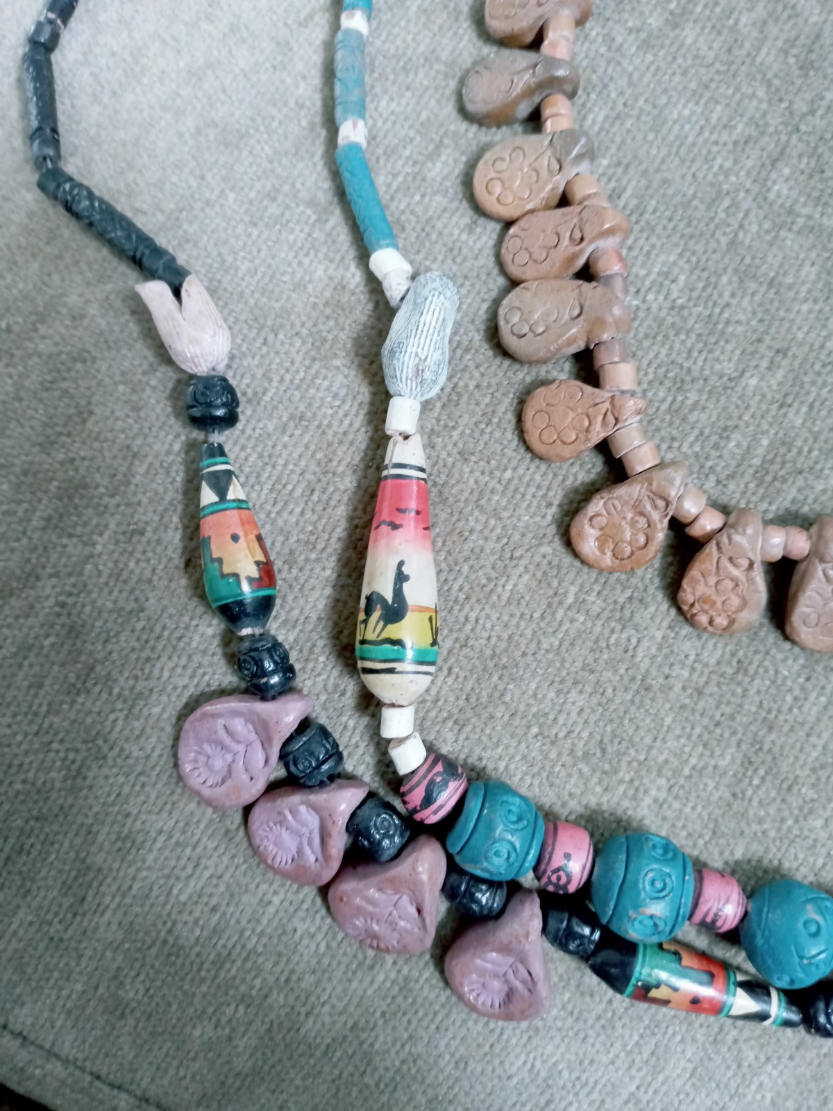 Lot of 4 collectible Native American necklace Amazon basin handmade painted