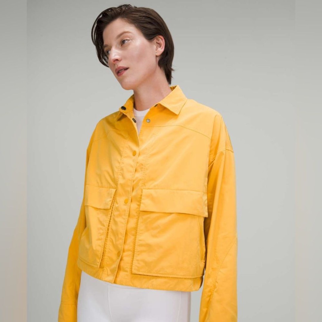 Lululemon Simply Effortless Jacket Size 6 Medium Mustard Yellow Rain Jacket/Coat