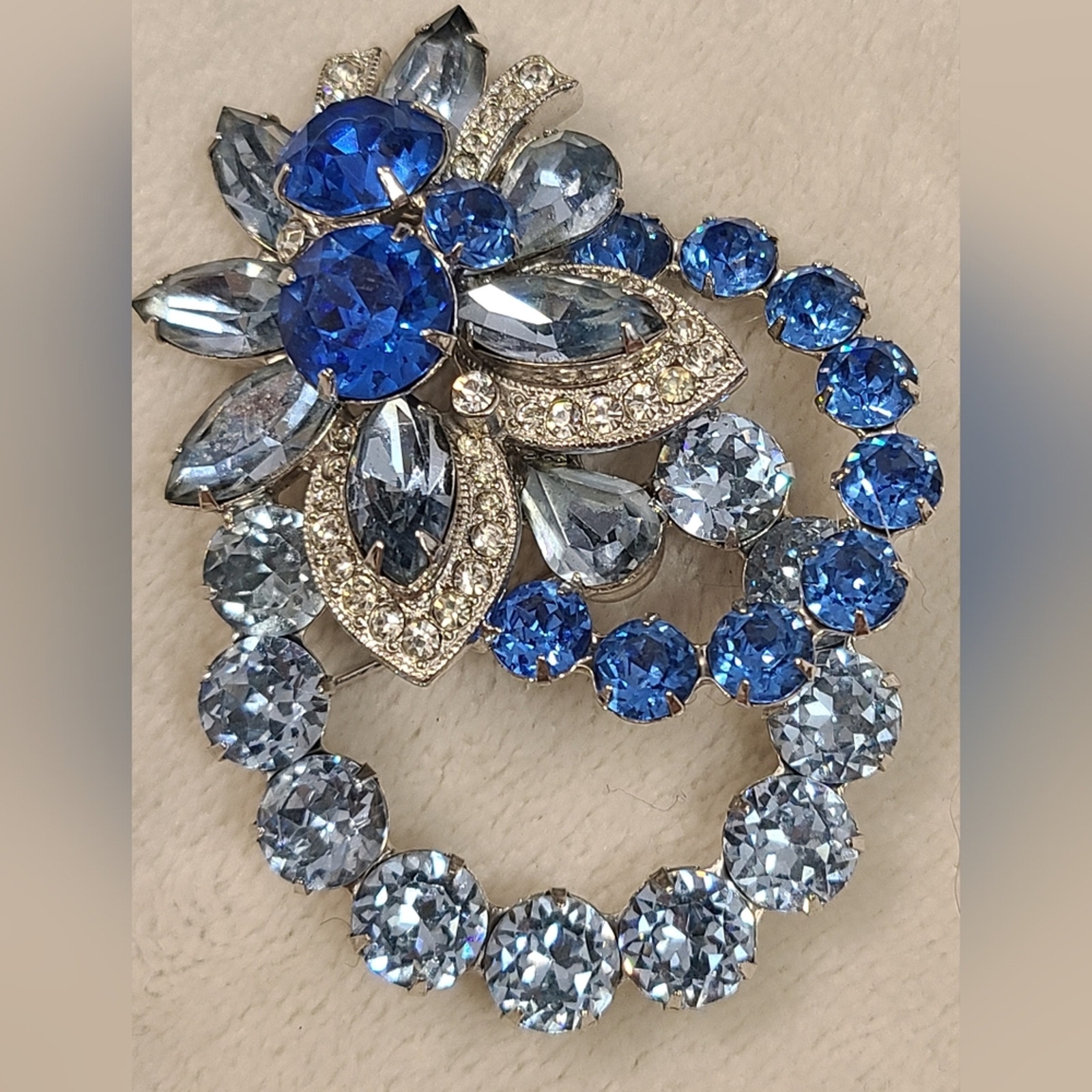 Vintage 50s Eisenberg Brooch With Blue Stones