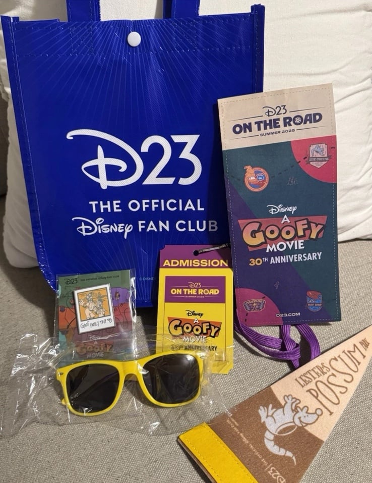 A Goofy Movie D23 On the Road: 30th ANNIVERSARY Event Sunglasses Pin Pennant