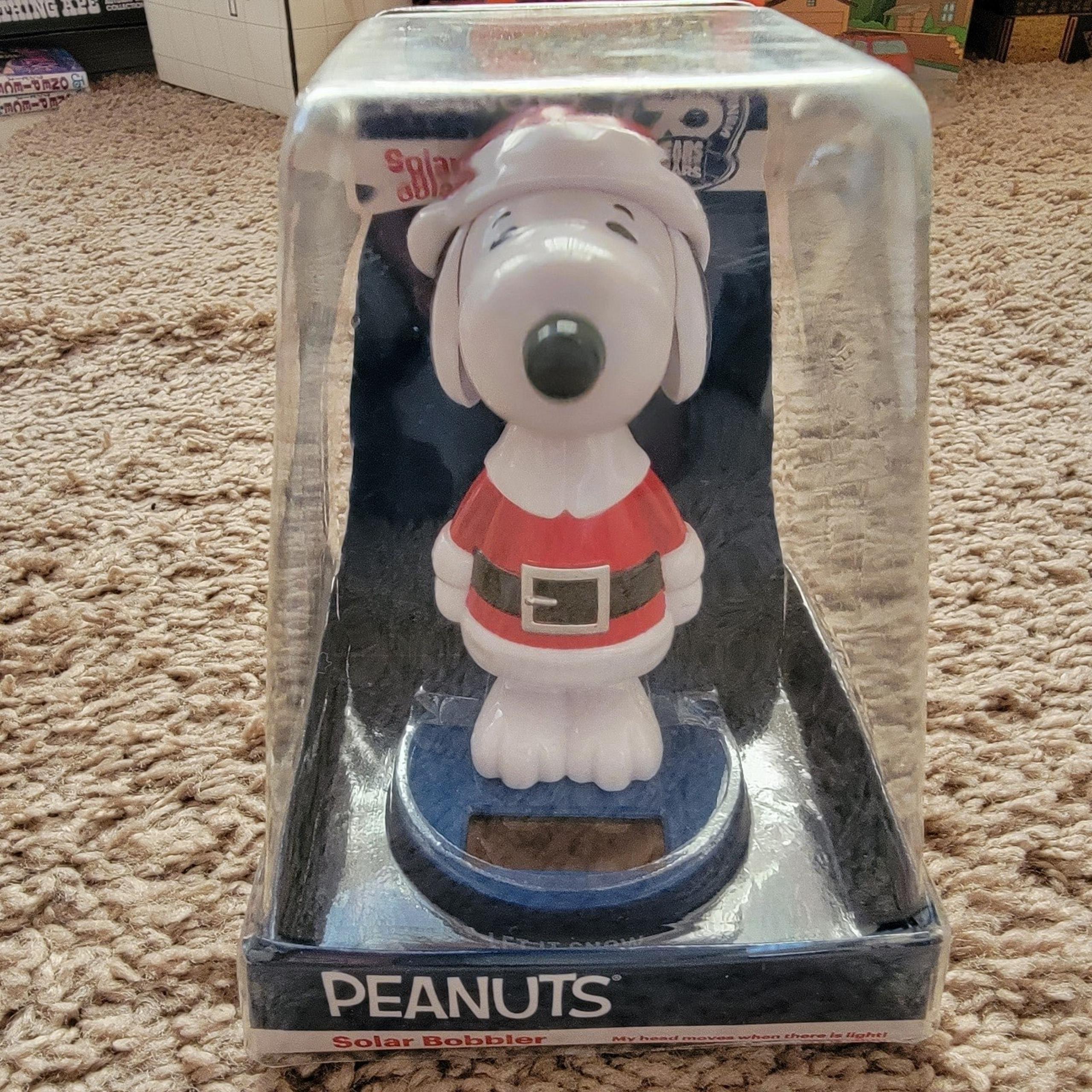 Christmas Snoopy Solar Bobbler - Peanuts