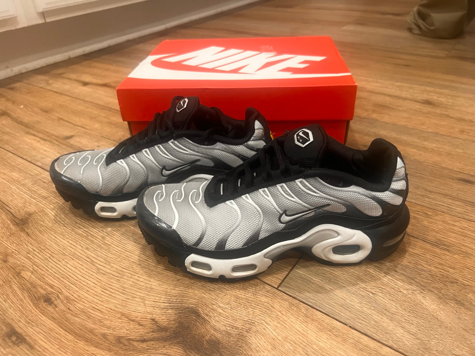 Nike Air Max Plus (GS) Black Metallic Silver CD0609-018 Youth Size 3.5