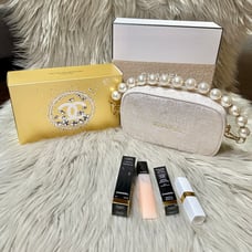 Chanel On-The-Go Moisture Holiday Makeup Set
