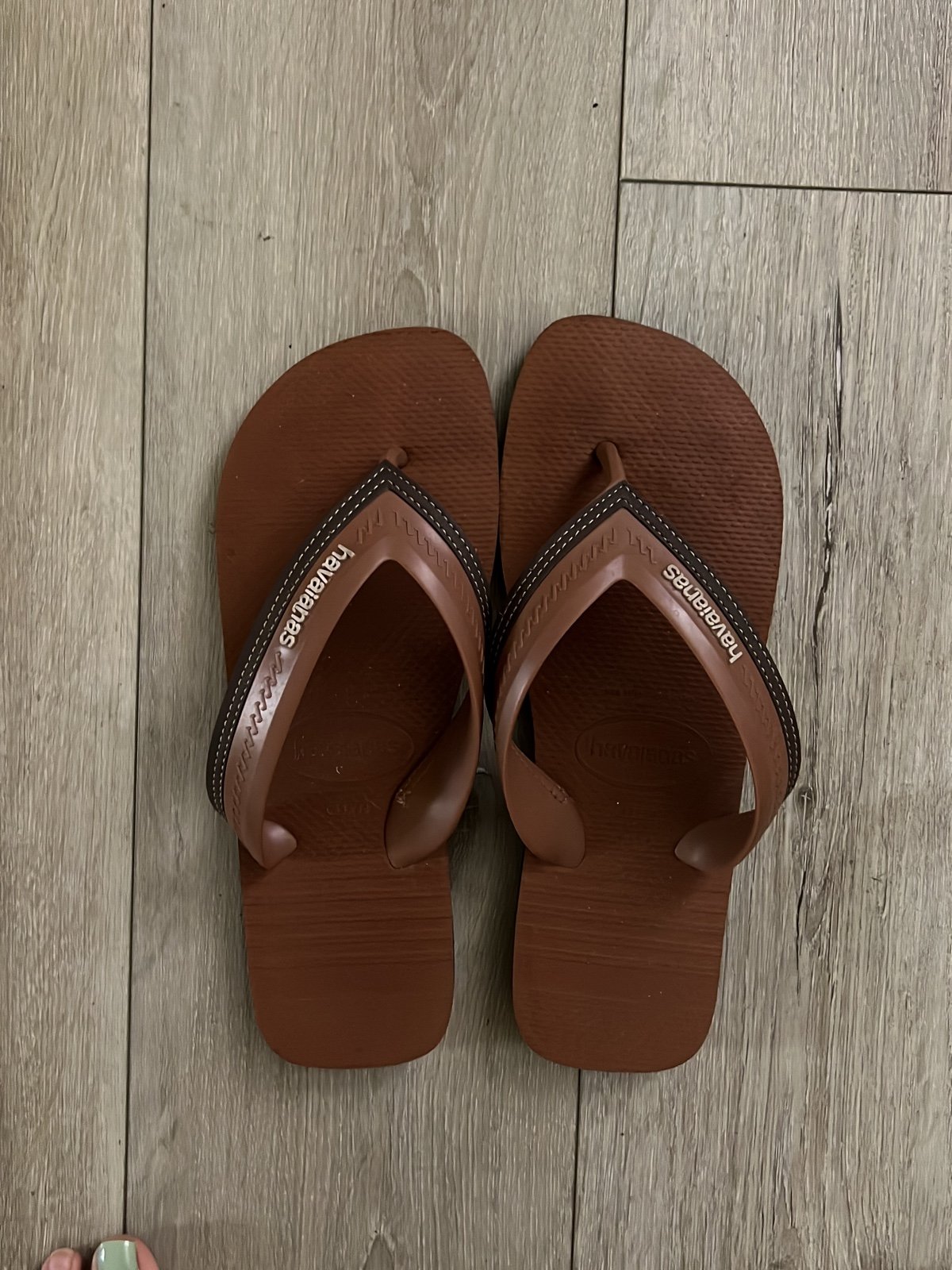 Brown havaianas flip 2025 flops mens