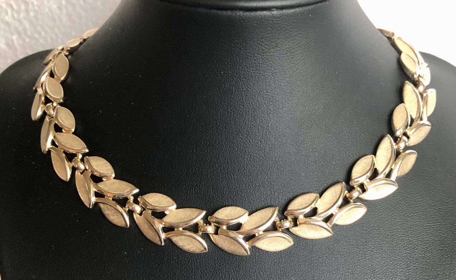Vintage Crown TRIFARI Brushed Gold Leaf Necklace