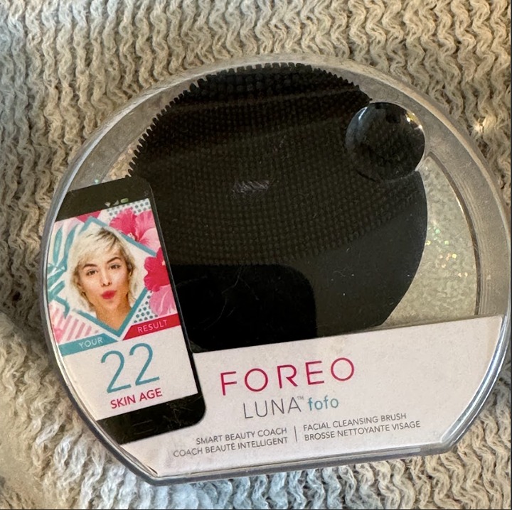 FOREO - luna fofo smart facial cleansing tool