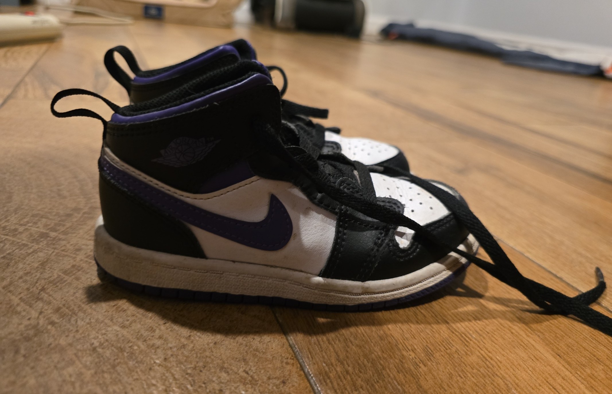 Nike Air Jordan 1 Mid Kids Shoes Black w/ Dark Iris Size 9C #640735-095