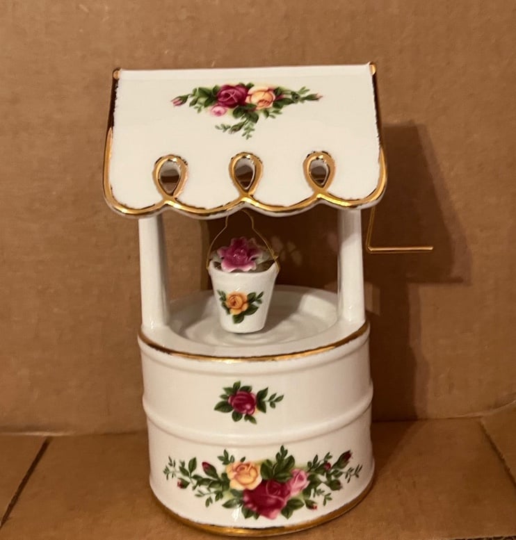 Royal Albert Whishing Well Music Box