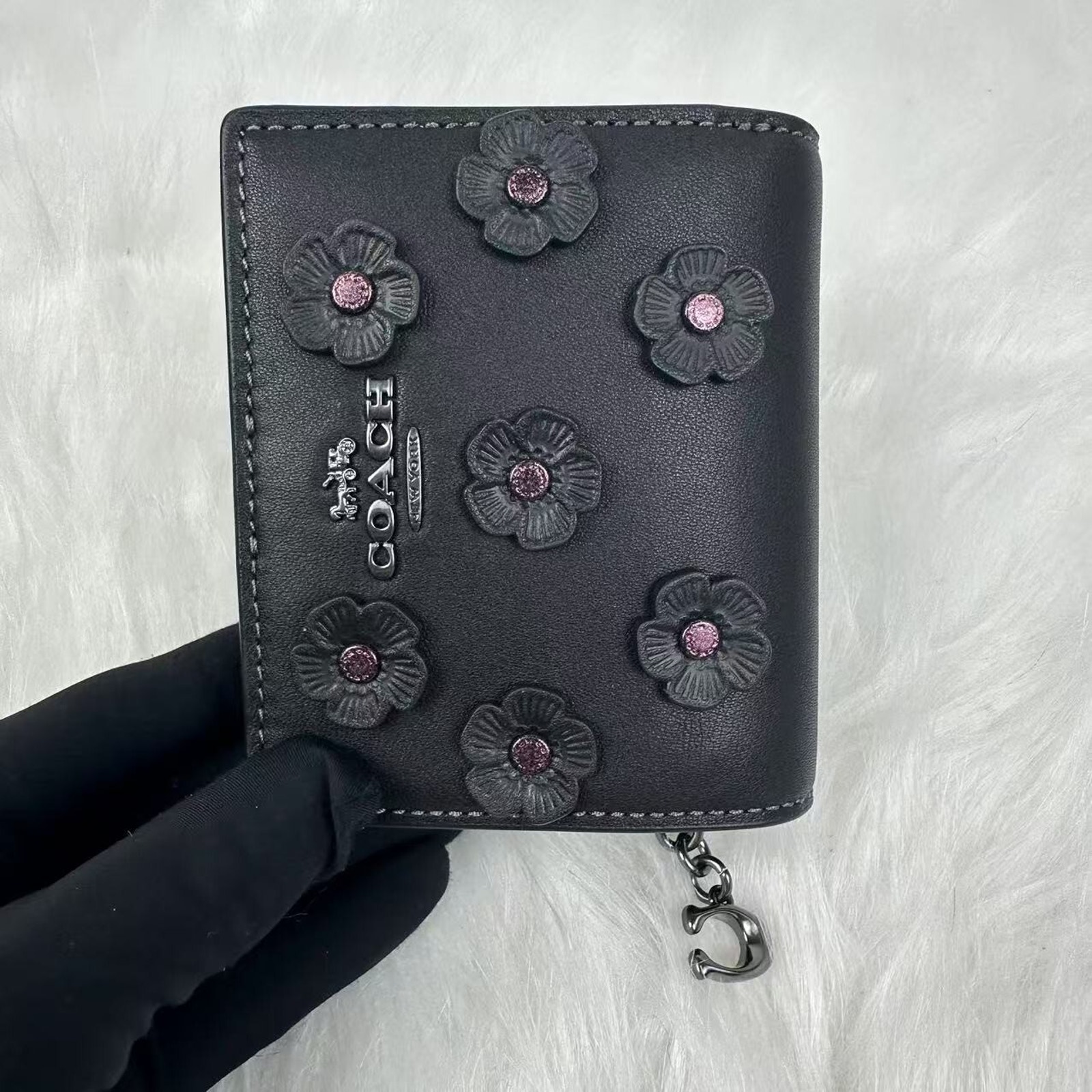Coach Snap Wallet With Floral Applique In Smooth Leather/Gunmetal/Black CAP16