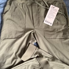 Lululemon abc jogger size S olive shorter