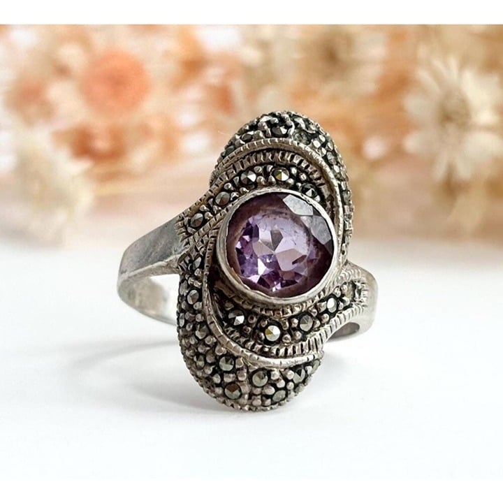 Art Deco Marcasite & Amethyst Bezel Set Accented Gemstone Vintage Ring - sz 6.25