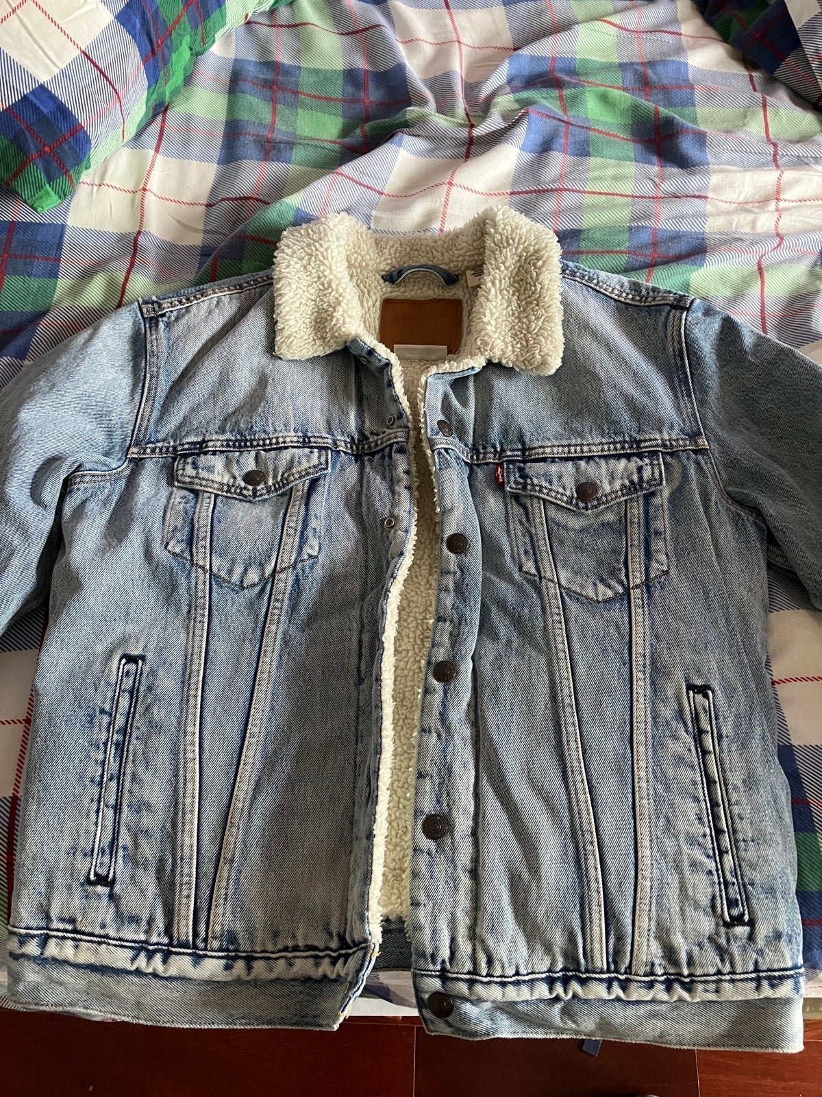 Levi’s Premium Jean Jacket (Medium)