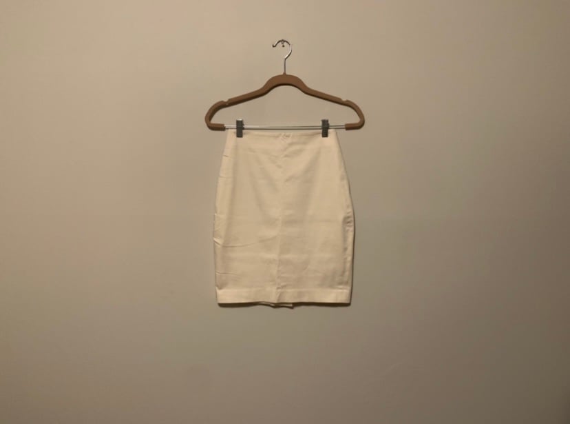 Ann Taylor white midi pencil skirt size 2