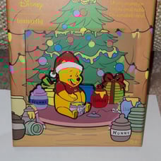 Disney Winnie The Pooh Honey Present Moving LIMITED EDITION Enamel Metal Pin