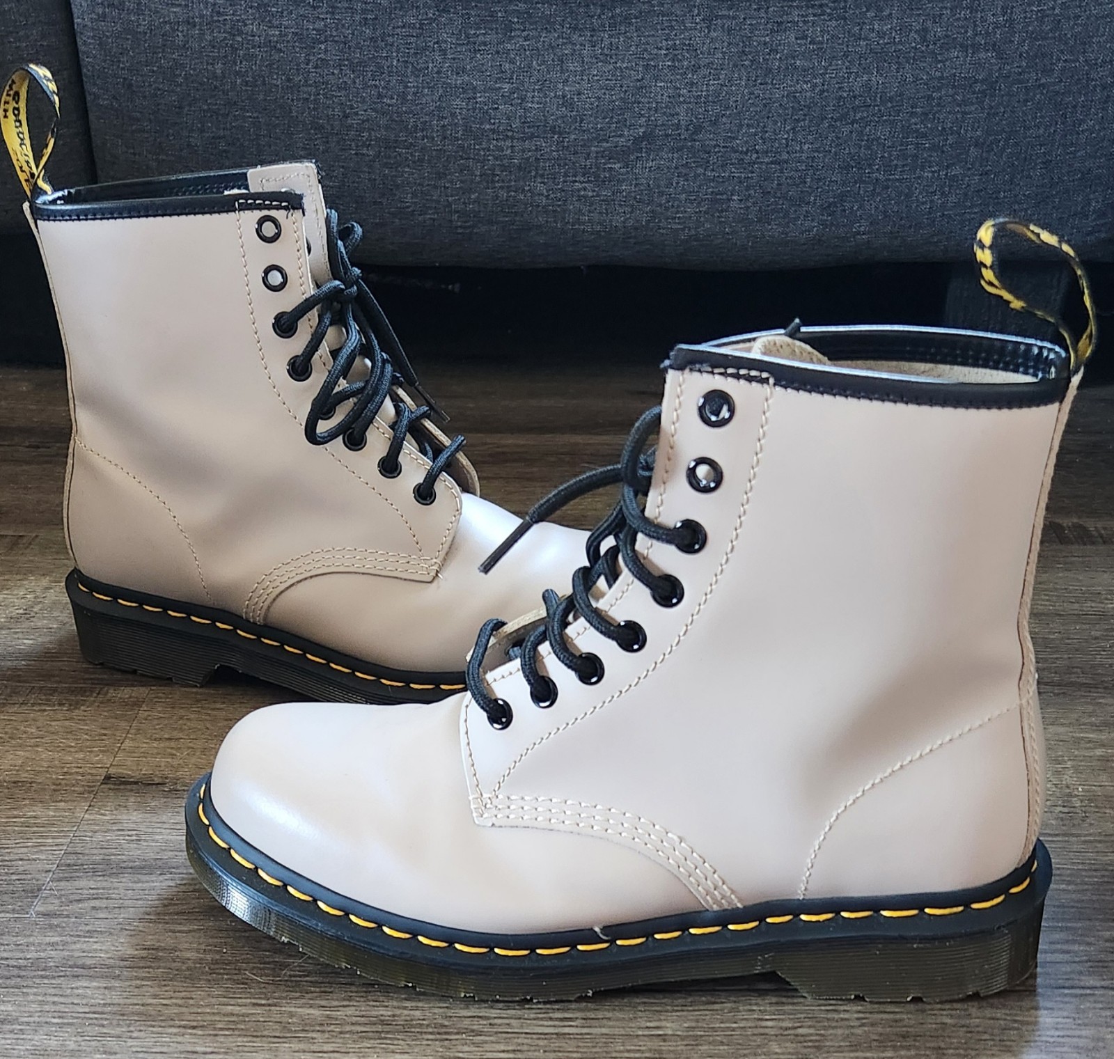 WORE 2X ONLY Dr Martens 1460 Sz 9 Smooth Leather Boots Light Taupe Beige Cream