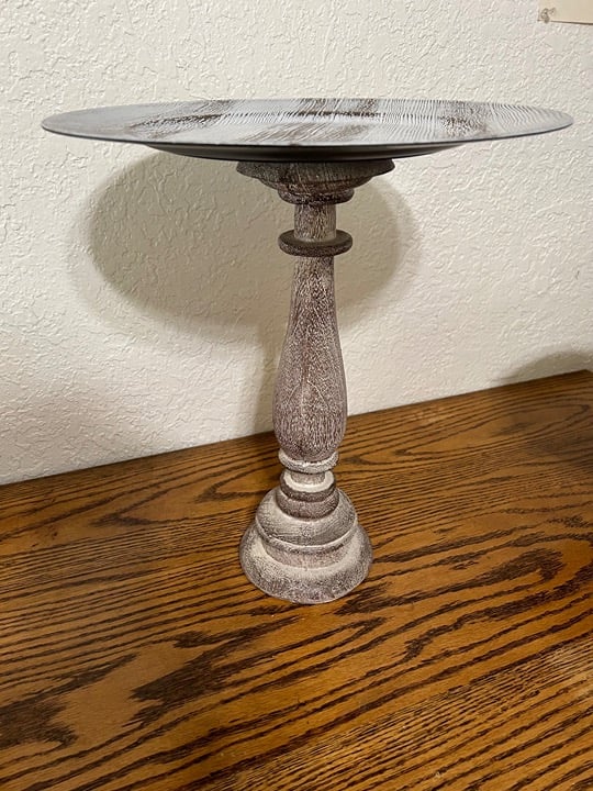 BEAUTIFUL RUSTIC TALL CAKE STAND