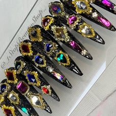 Press on nails // Be Jeweled ❤️