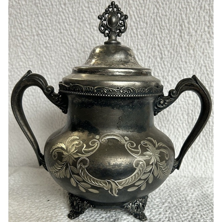Vintage Queen City Silver Co. Quadruple Plate Lidded Sugar Bowl Great Patina