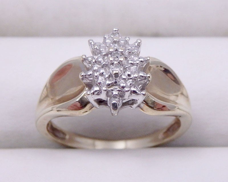 10k diamond Ring