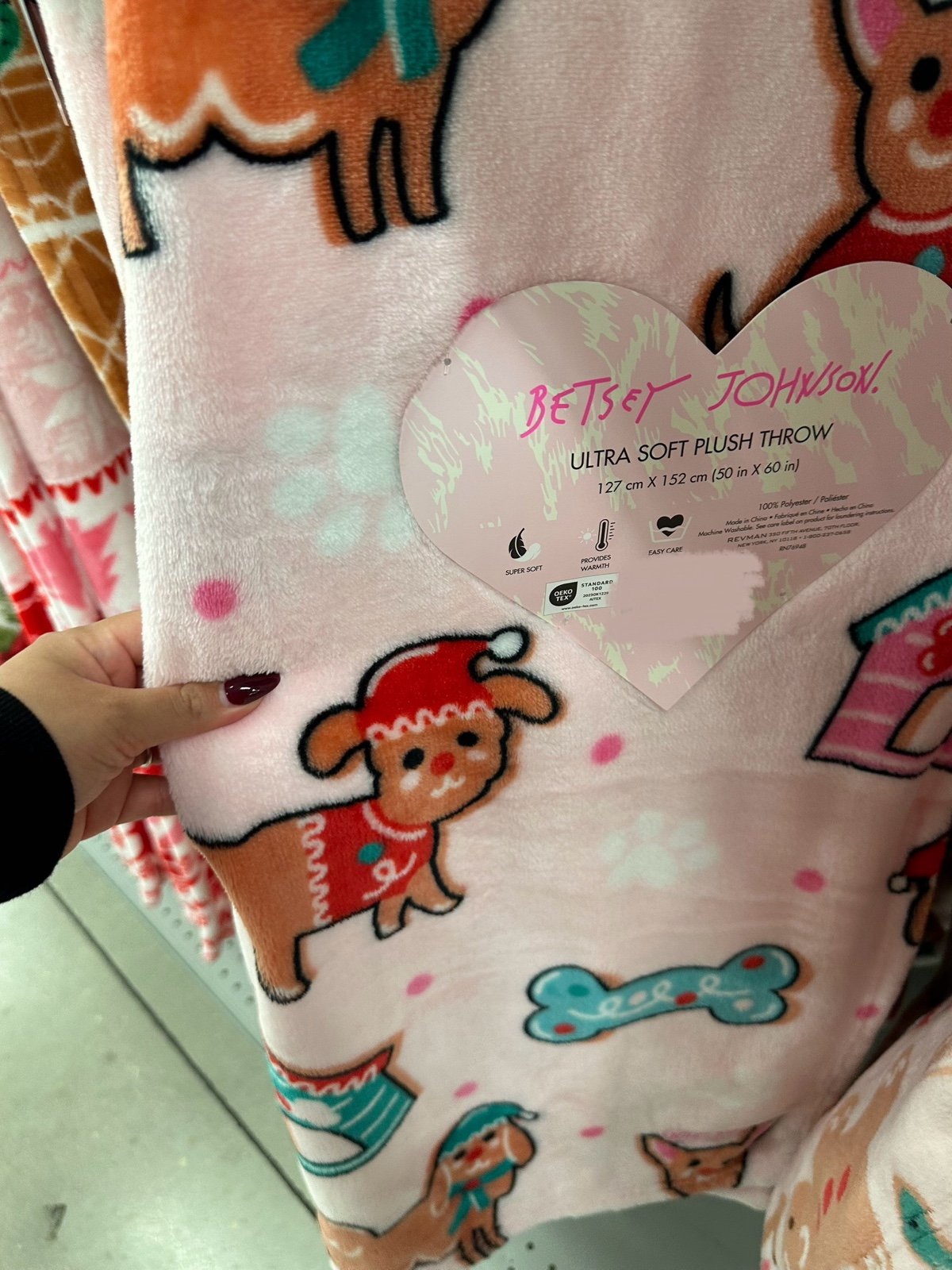 Betsey Johnson Pimk Christmas Gingerbread Dog Paws Plush Throw