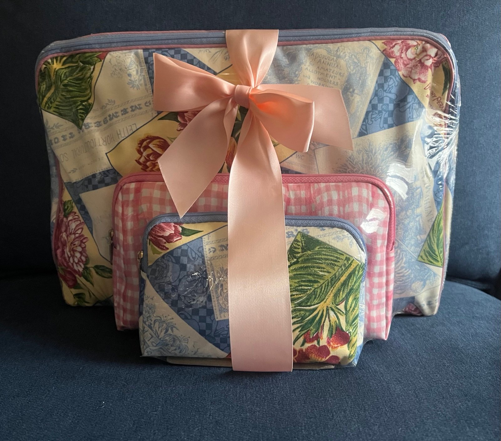 Combination 3 Bag Of Cards, Cosmetics, Hair Product Bags gift set