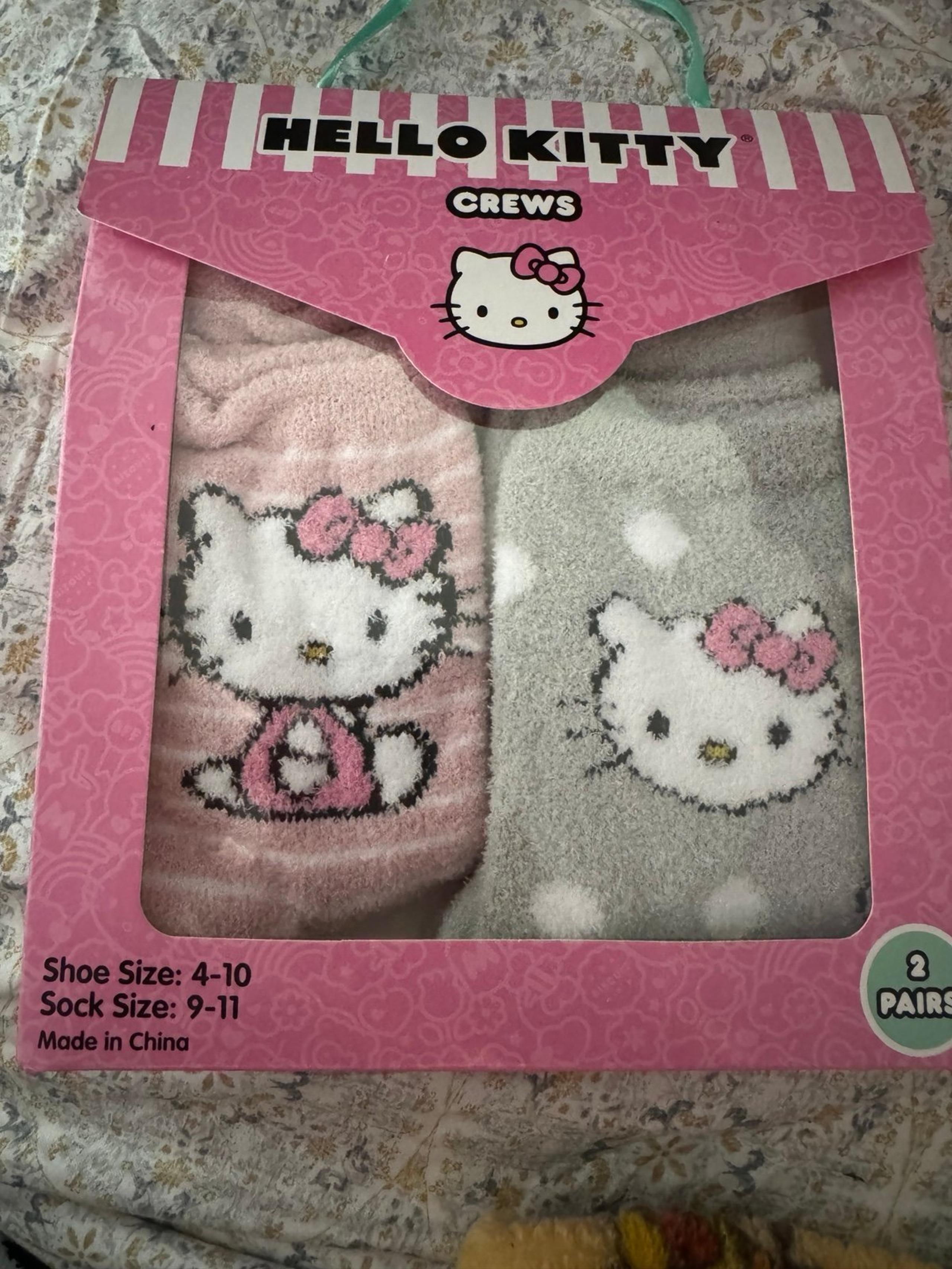 Hello Kitty women crew socks with box