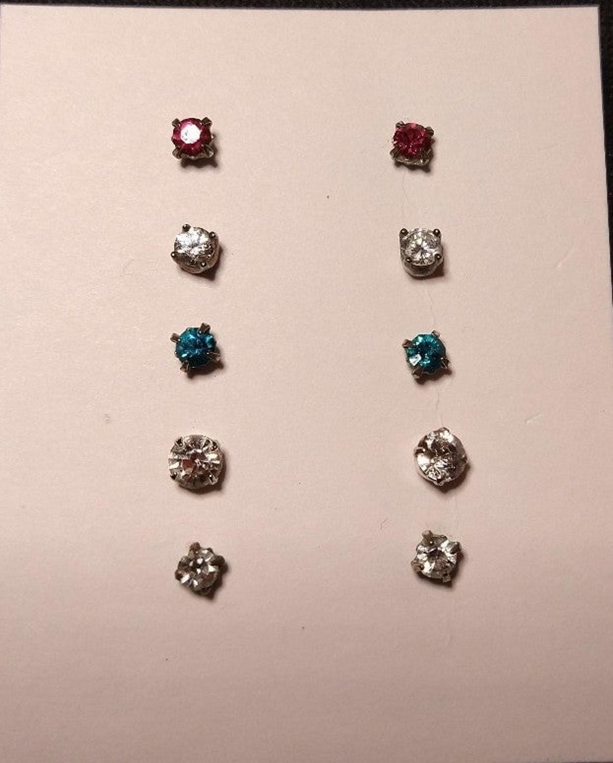 Collection of (5) Mini Women's Stud Earrings