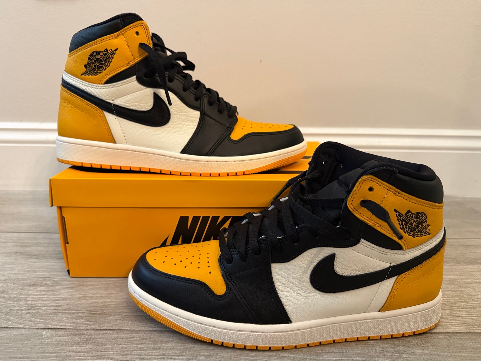 Men's Air Jordan 1 Retro High OG Taxi 555088-711 Taxi Black Sail Size 12 Used