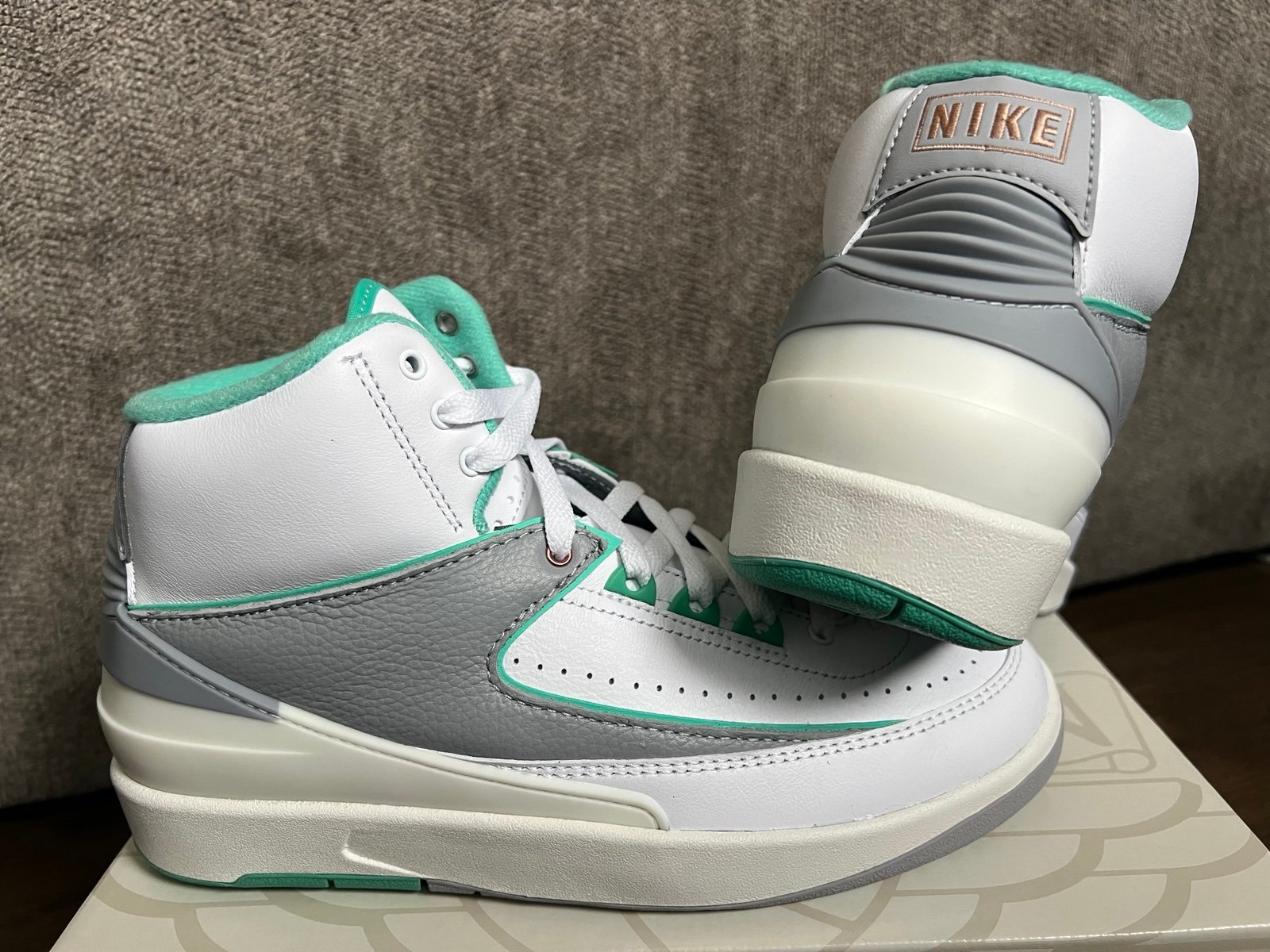 New Nike Womens Air Jordan 2 Retro size 8