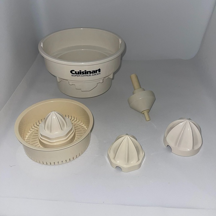 Vintage Cuisinart Super Citrus Juiocer DLC488 DLC856 5 Piece Set 3 Fruit Sizers