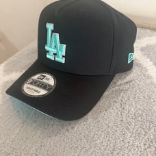 Overseas Exclusive Rare Item New Era 9FORTY Black/Mint Cap