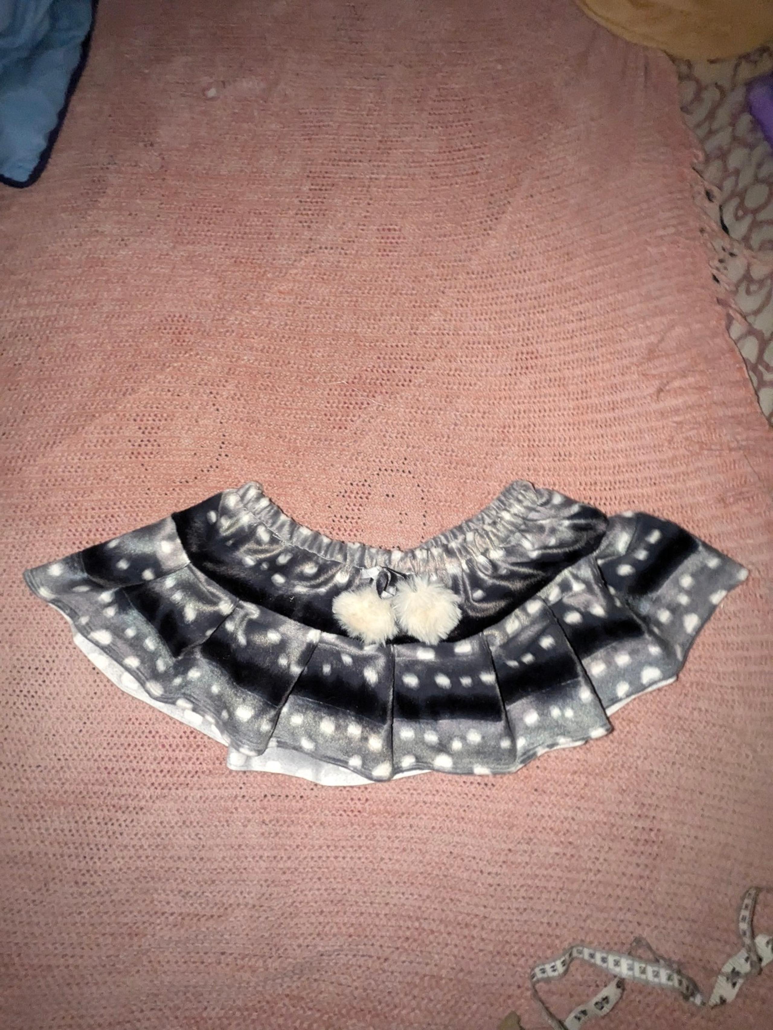 Grey fawn print pleated mini skirt