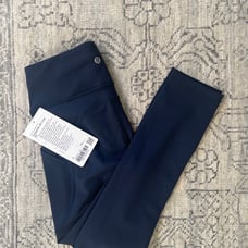 NWT Lululemon Invigorate High-Rise Crop 23 size 2 in navy